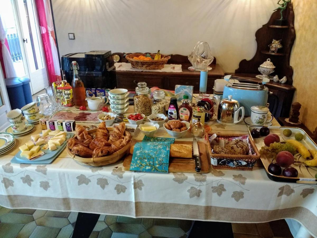 Les Ecureuils Acomodação com café da manhã Revin  Exterior foto